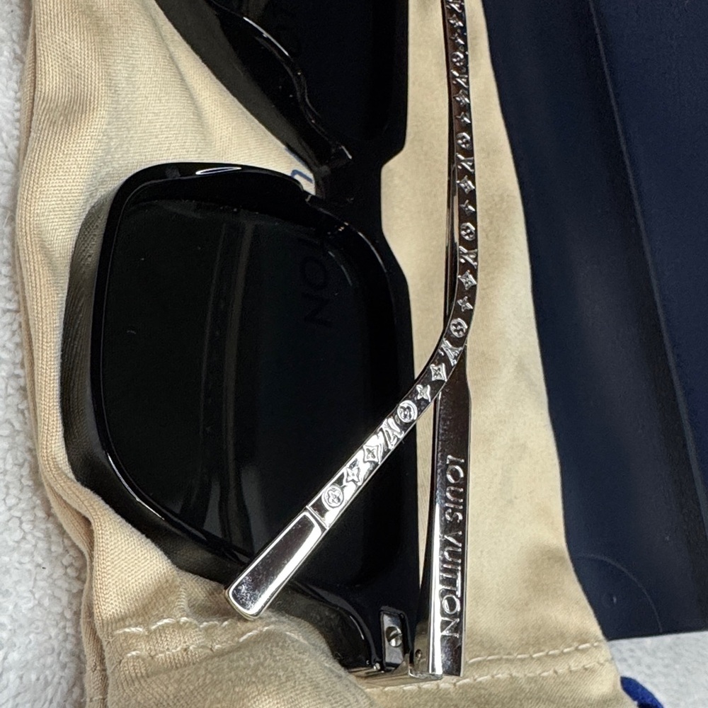 Louis Vuitton Rise Square Sunglasses Black - Picture 5 of 14